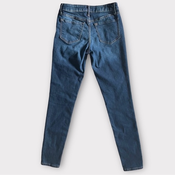 Old Navy Rockstar Mid Rise Jeans Size Regular 2
Distressed Whiskering Fading - Picture 2 of 7